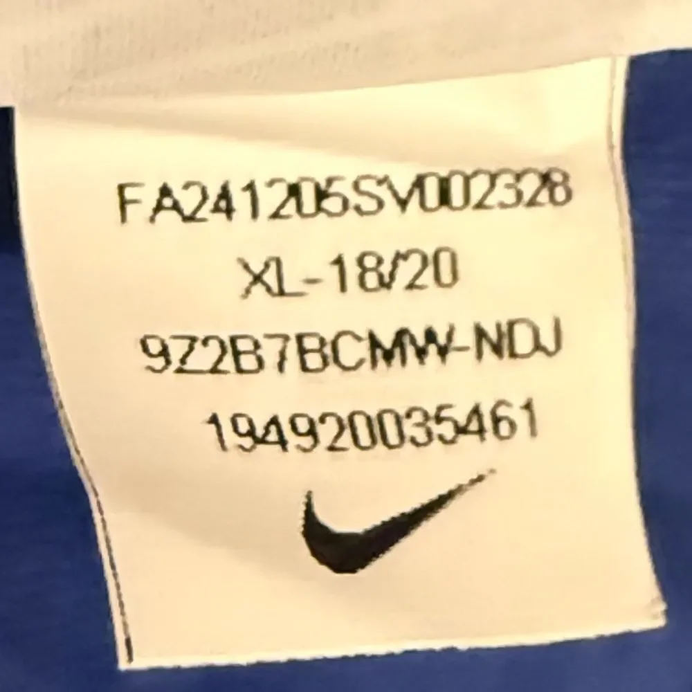 Nike Kids Stephen Curry Golden State Warriors Logo Name & Number Tee. Youth XL.